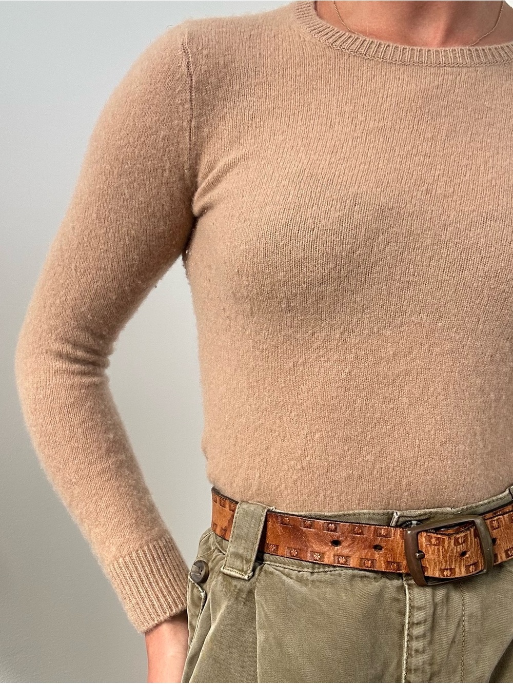 100% cashmere Crewneck Women's Sweater in Camel
